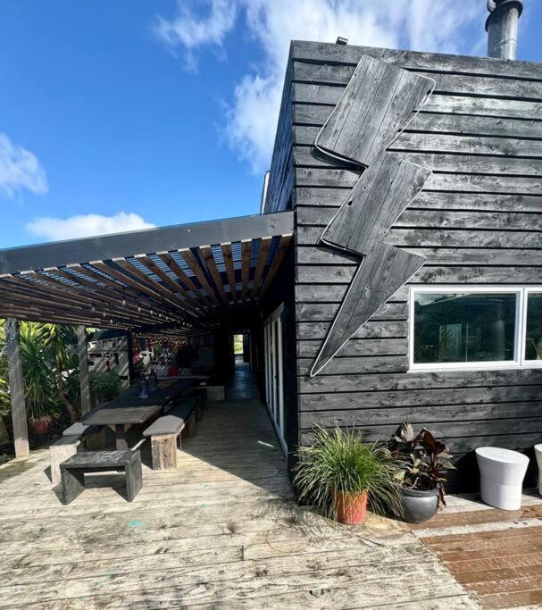 Electric Waihi Beach House - Family & Dog Friendly, Close To Beach, Pool Table, Outdoor Fire Room, Skate Ramp Bowentown Extérieur photo